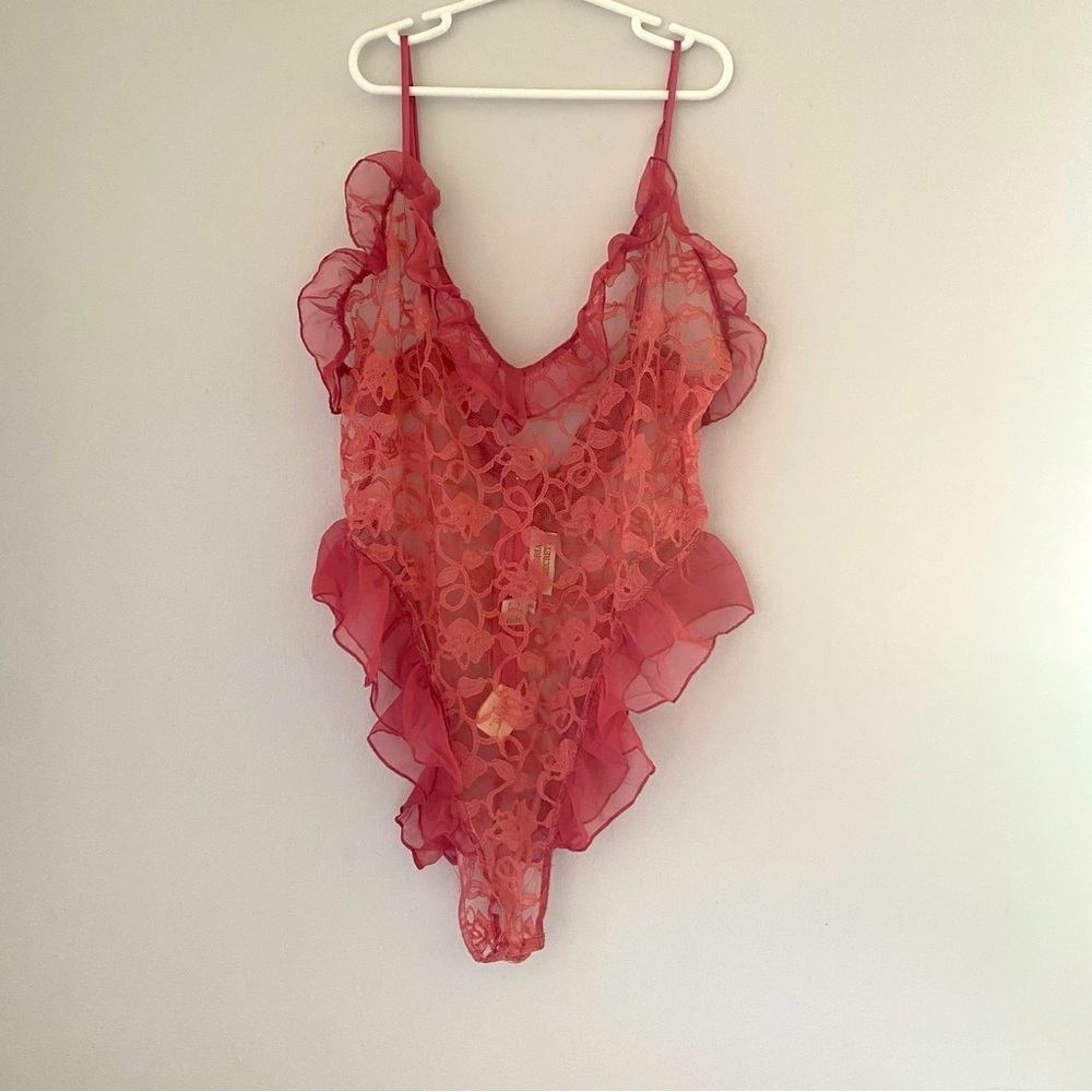 Vintage Victoria’s Secret Gold Tag Lace Teddy Size M with tag‎